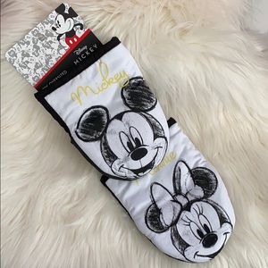Disney Mickey Minnie Mouse oversized open mitts.